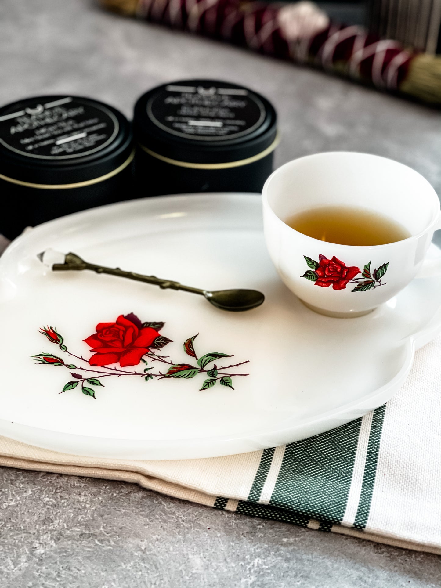 Vintage "High Tea" Set - Teacup & Rolling Tray